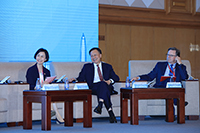 Prof. Wong Suk-ying, Associate-Vice-President of CUHK (first from left) speaks at the thematic session "Philanthropy in the Greater Bay Area and Talent Nurturing".